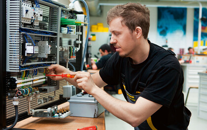 Formación para electricista industrial