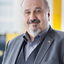 El experto Ralf Hereth habla sobre controladores de compresores.